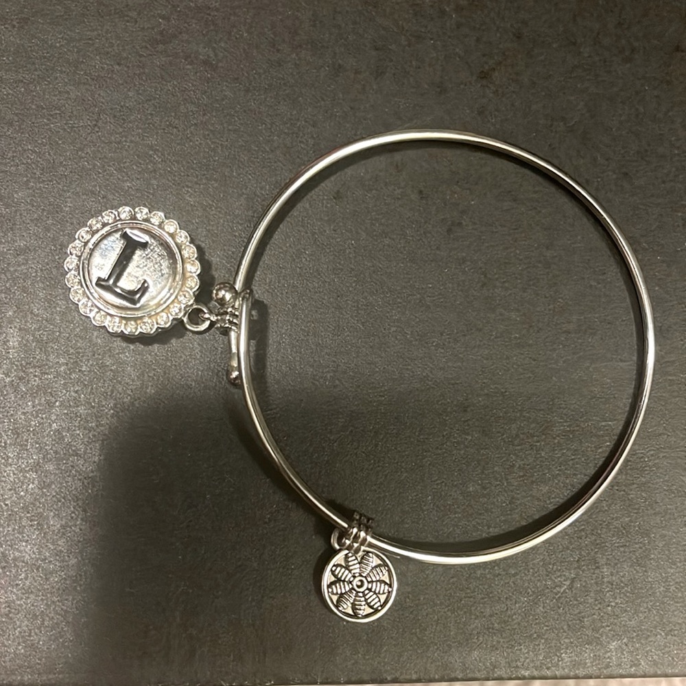 Silver Charm Bracelet w/letter L